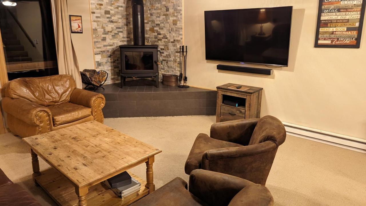Cozy Townhouse On The Main Bus Line Villa Breckenridge Bagian luar foto