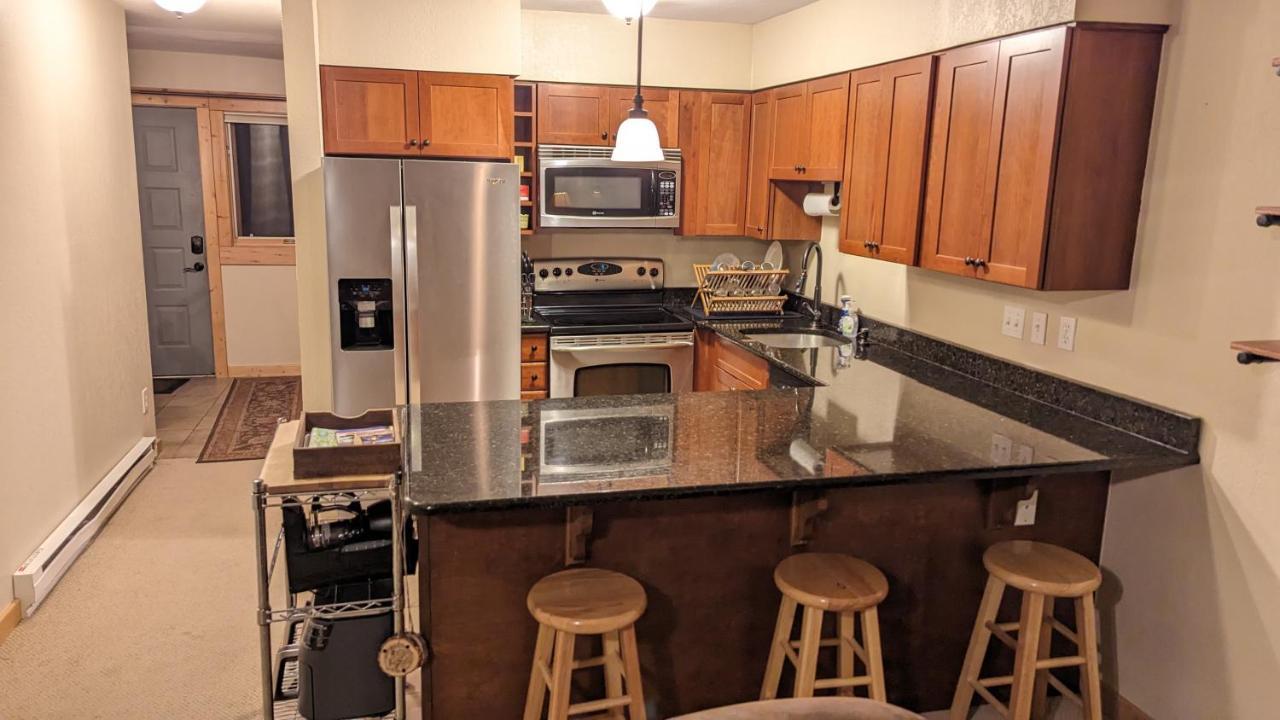 Cozy Townhouse On The Main Bus Line Villa Breckenridge Bagian luar foto