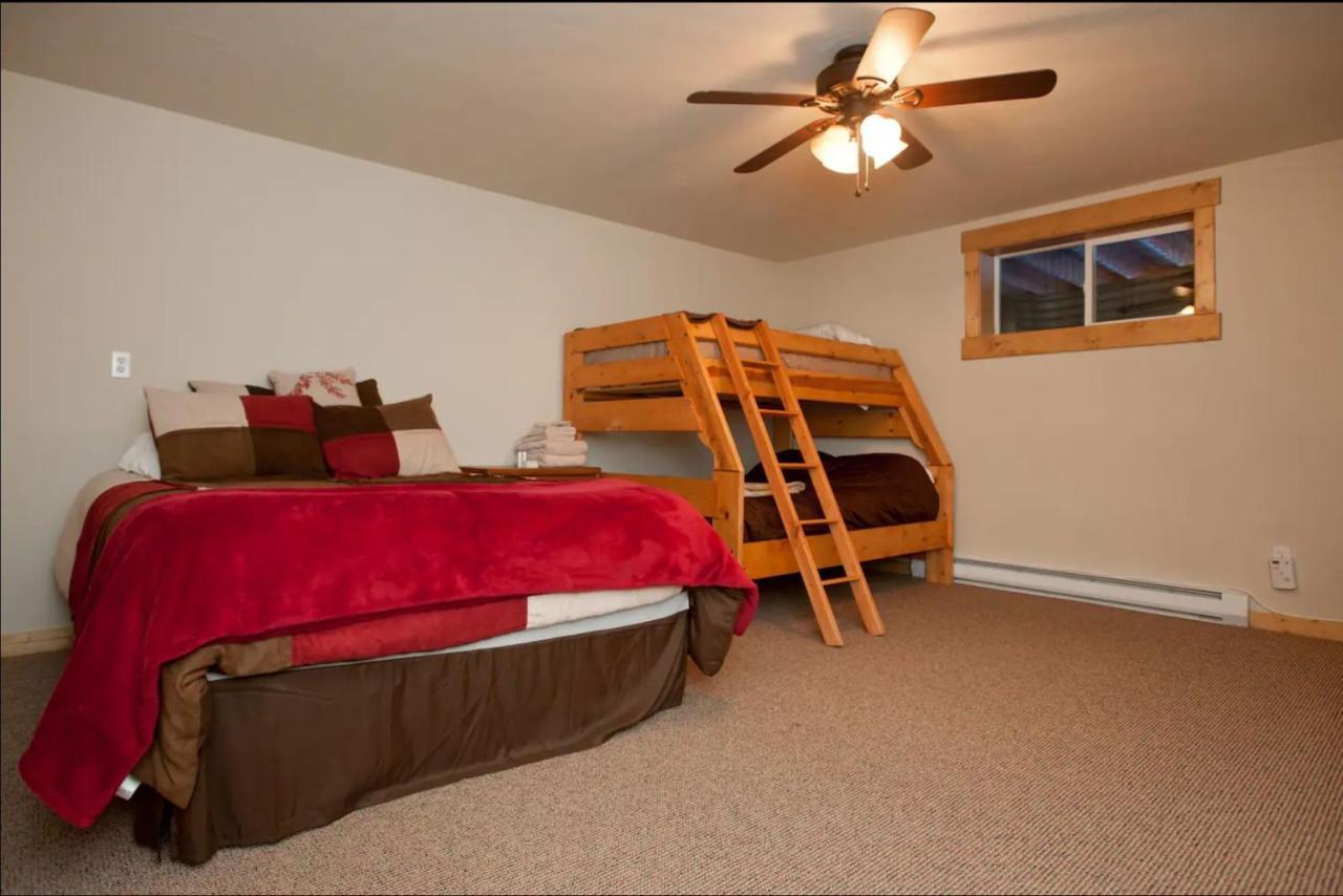 Cozy Townhouse On The Main Bus Line Villa Breckenridge Bagian luar foto